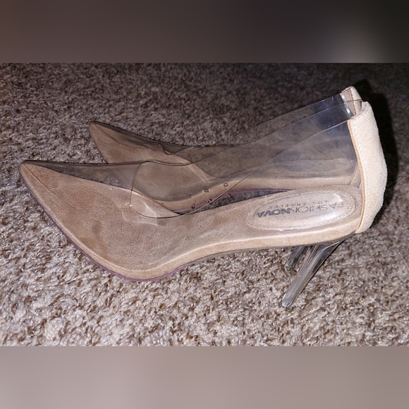 Cinderella Pointed Toe Heels - Picture 7 of 10